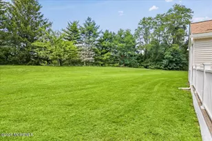 117 Lowens Strasse, Freehold, NJ 07728 - Photo 23