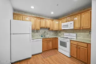 110 Amberly Dr, Manalapan Township, NJ 07726 - Photo 9