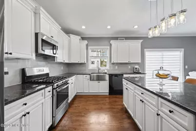 424 Morningside Avenue, Union Beach, NJ 07735 - Photo 11