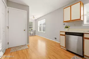 51 Farnworth Close, Freehold, NJ 07728 - Photo 9