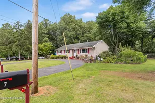 7 Chambers Rd, Millstone Township, NJ 08510 - Photo 3