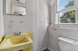 110 Iris Dr, Neptune Township, NJ 07753 - Photo 9