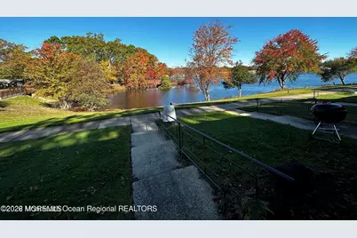 106 E Edinburgh Lane, Lakewood, NJ 08701 - Photo 7
