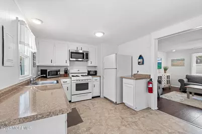 25 E 49th Street, Beach Haven, NJ 08008 - Photo 21