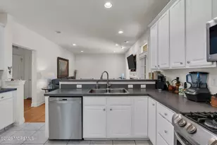 155 Shinnecock Dr, Manalapan Township, NJ 07726 - Photo 17