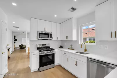 39 Strawberry Lane, Lakewood, NJ 08701 - Photo 13