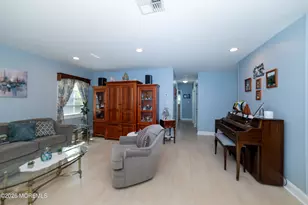 46 Deborah Ln, Aberdeen Township, NJ 07747 - Photo 15