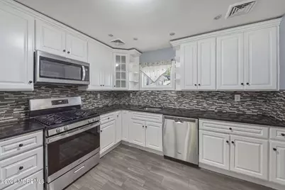 328 Mizzen Avenue, Beachwood, NJ 08722 - Photo 9
