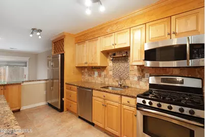 117 Lexington Circle, Matawan, NJ 07747 - Photo 13