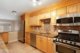 117 Lexington Cir, Matawan, NJ 07747 - Photo 13