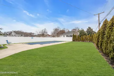 323 Roosevelt Avenue, Oakhurst, NJ 07755 - Photo 17