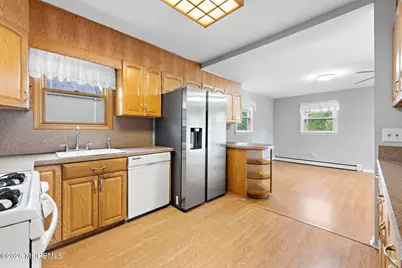 18 Van Brunt Place, North Middletown, NJ 07748 - Photo 9