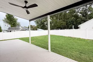 8 Forsgate Dr, Freehold, NJ 07728 - Photo 25