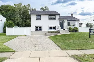 8 Forsgate Dr, Freehold, NJ 07728 - Photo 27