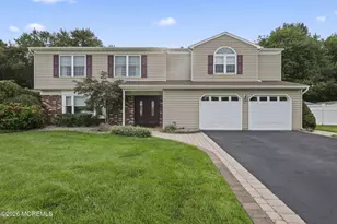 55 Hedgewood Rd, Howell Township, NJ 07731 - Photo 3