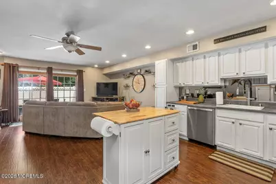 613 Randall Way, Aberdeen Township, NJ 07747 - Photo 7
