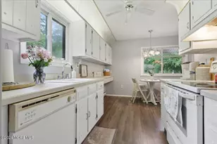 173 Amberly Dr, Manalapan Township, NJ 07726 - Photo 27