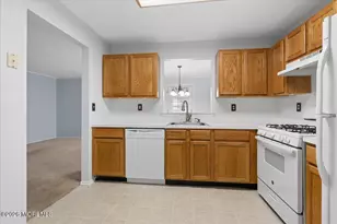 83 Pagoda Ln, Freehold, NJ 07728 - Photo 11