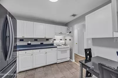 393 College Drive #393, Edison, NJ 08817 - Photo 7
