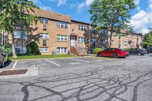 393 College Dr, Edison, NJ 08817 - Photo 19