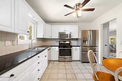 35 Chesapeake Road, Manalapan Township, NJ 07726 - Photo 15