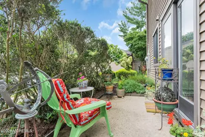21 Concord Court #A, Red Bank, NJ 07701 - Photo 3