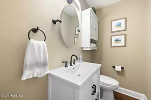 38 Berkshire Ct, Red Bank, NJ 07701 - Photo 27