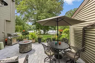 38 Berkshire Ct, Red Bank, NJ 07701 - Photo 5