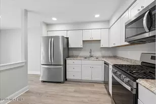 70 Oak Ln, Eatontown, NJ 07724 - Photo 11