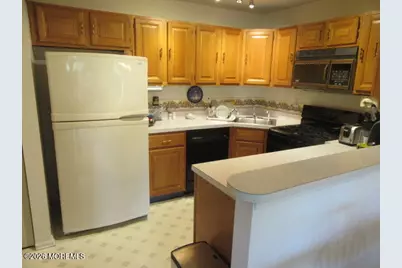 64 Arrowwood Court, Red Bank, NJ 07701 - Photo 3