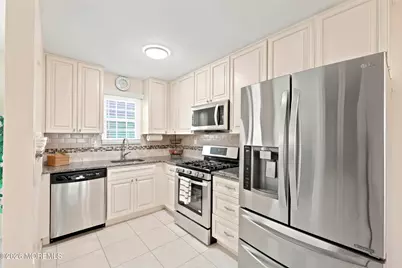 47 Datchet Close, Freehold, NJ 07728 - Photo 13