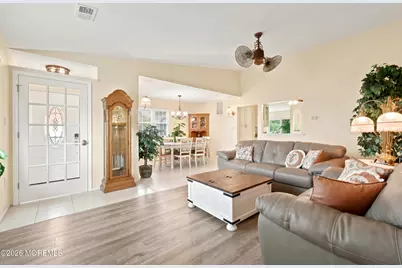 47 Datchet Close, Freehold, NJ 07728 - Photo 7