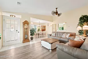 47 Datchet Close, Freehold, NJ 07728 - Photo 7