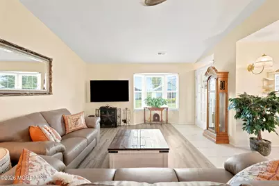47 Datchet Close, Freehold, NJ 07728 - Photo 9