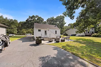 20 Weston Place, Eatontown, NJ 07724 - Photo 29