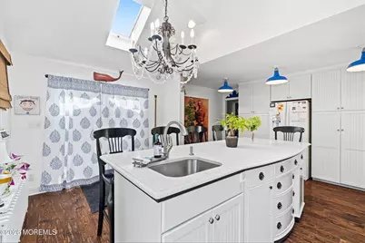 289 Roosevelt Avenue, Oakhurst, NJ 07755 - Photo 5