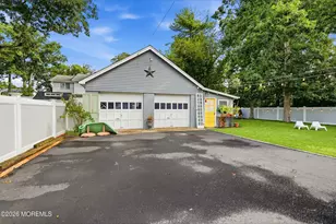 289 Roosevelt Ave, Oakhurst, NJ 07755 - Photo 17
