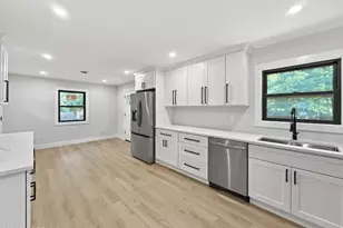 16 Charles St, Howell Township, NJ 07731 - Photo 3