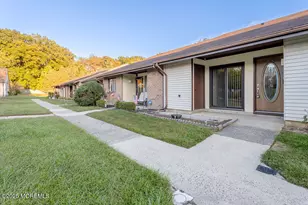 47 Wild Turkey Way, Manalapan Township, NJ 07726 - Photo 3