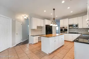 8 Alyssa Ln, Manalapan Township, NJ 07726 - Photo 9