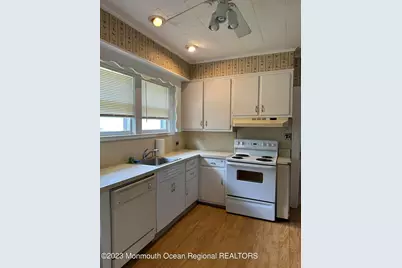 8 Royal Place, Long Branch, NJ 07740 - Photo 5