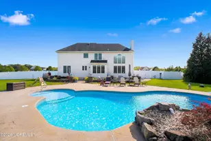 43 Oxford Cir, Southampton, NJ 08088 - Photo 3