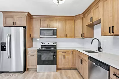 61C Piazza Vittoria, Freehold, NJ 07728 - Photo 17