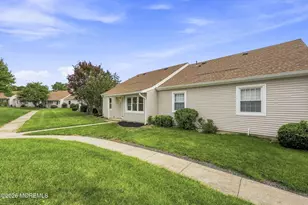 61 C Piazza Vittoria, Freehold, NJ 07728 - Photo 3