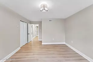 61 C Piazza Vittoria, Freehold, NJ 07728 - Photo 13