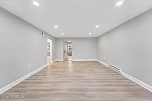 61 C Piazza Vittoria, Freehold, NJ 07728 - Photo 7