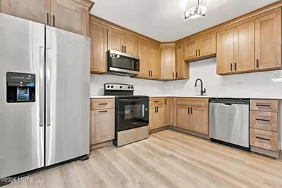 61C Piazza Vittoria, Freehold, NJ 07728 - Photo 15