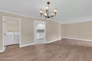 39 Meadow Green Cir, Manalapan Township, NJ 07726 - Photo 7