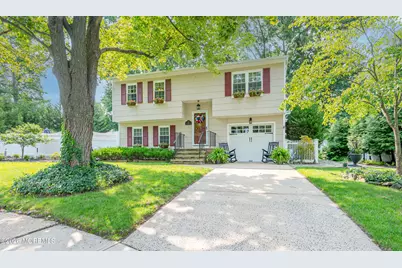 20 Eisenhower Court, Matawan, NJ 07747 - Photo 1