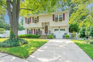 20 Eisenhower Ct, Matawan, NJ 07747 - Photo 1